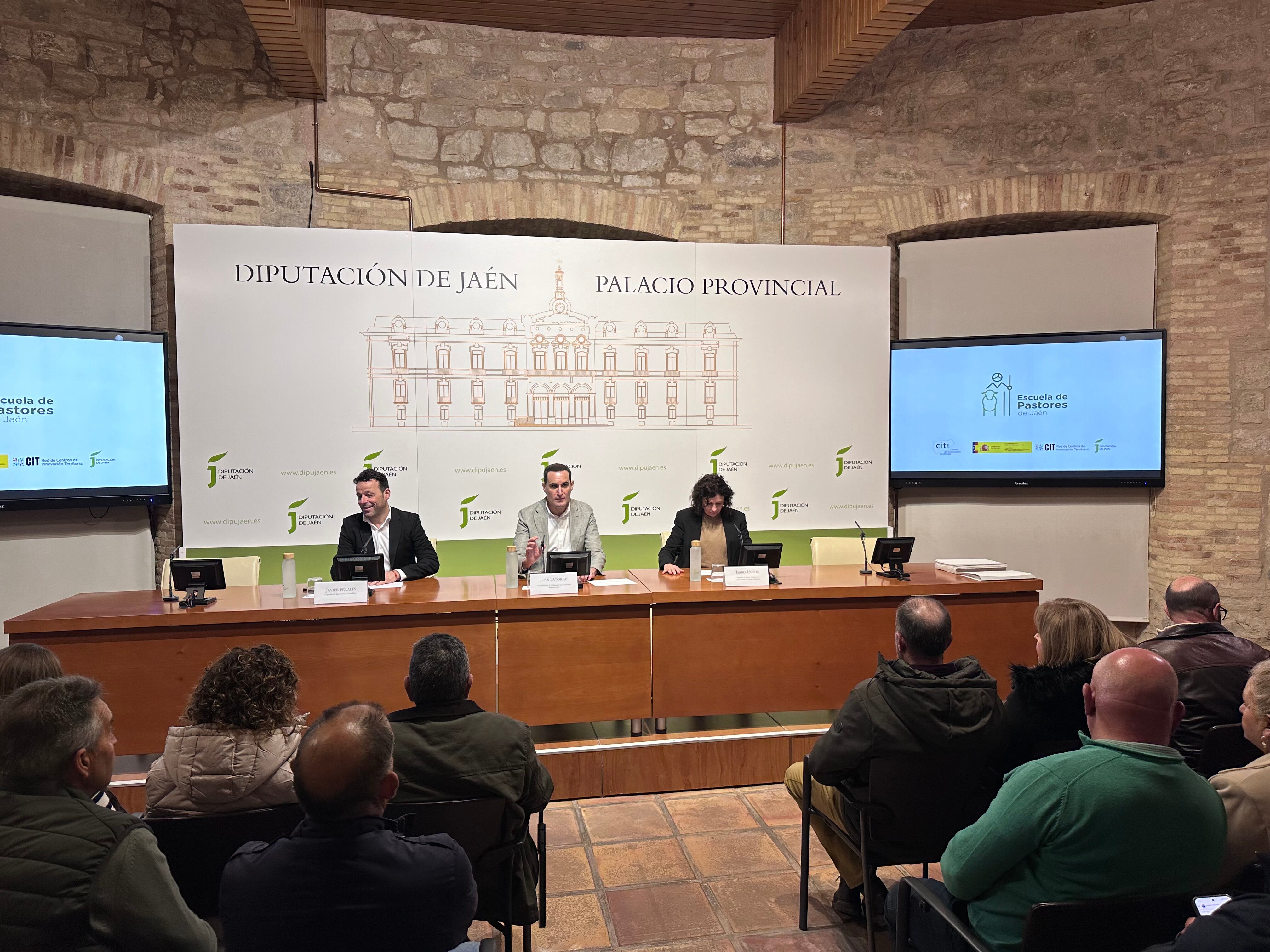 La Diputación de Jaén pone en marcha la Escuela de Pastores para impulsar el relevo generacional en el sector ganadero