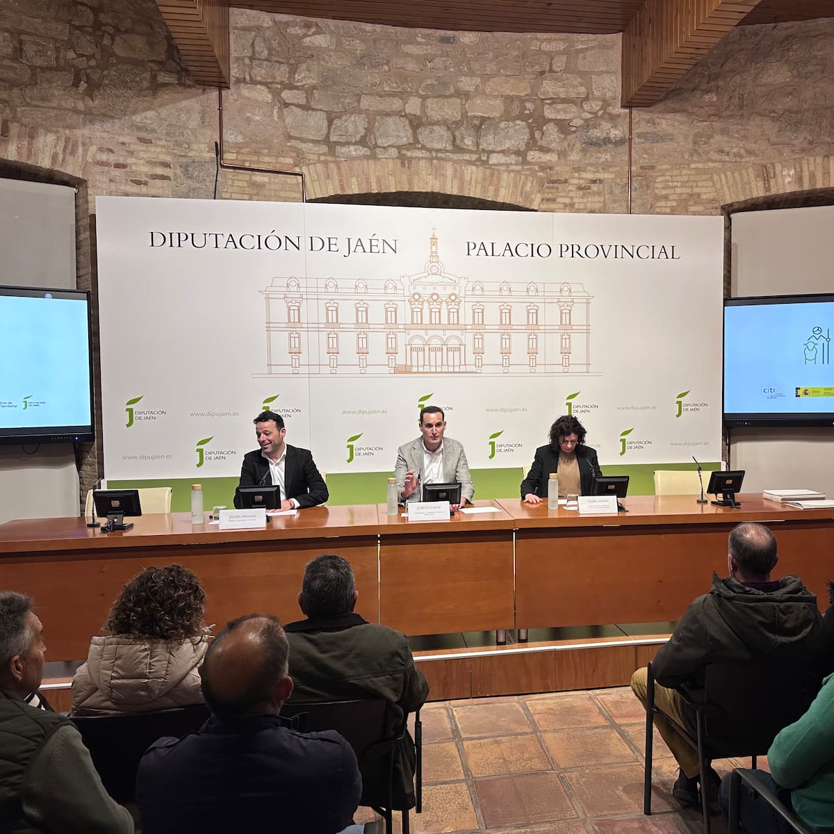 La Diputación de Jaén pone en marcha la Escuela de Pastores para impulsar el relevo generacional en el sector ganadero