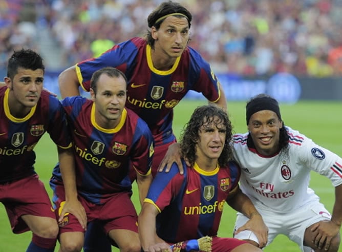 Ronaldinho con la plantilla del Barça