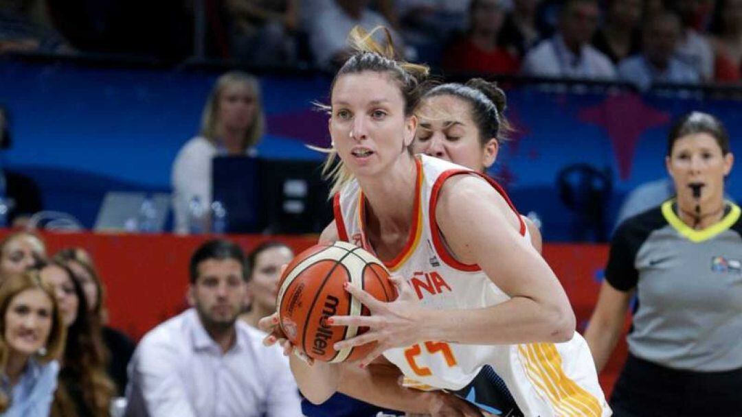 Laura Gil, durante un encuentro con la selección española. 