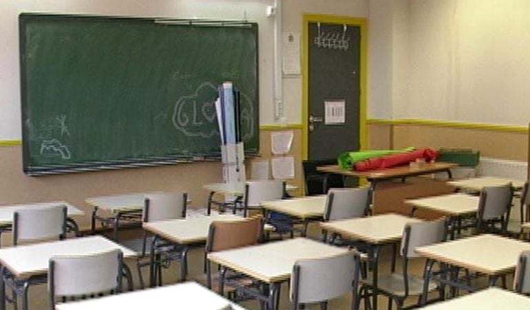 Pinto refuerza el programa &quot;Agente Tutor&quot; para prevenir conflictos de convivencia en las aulas.