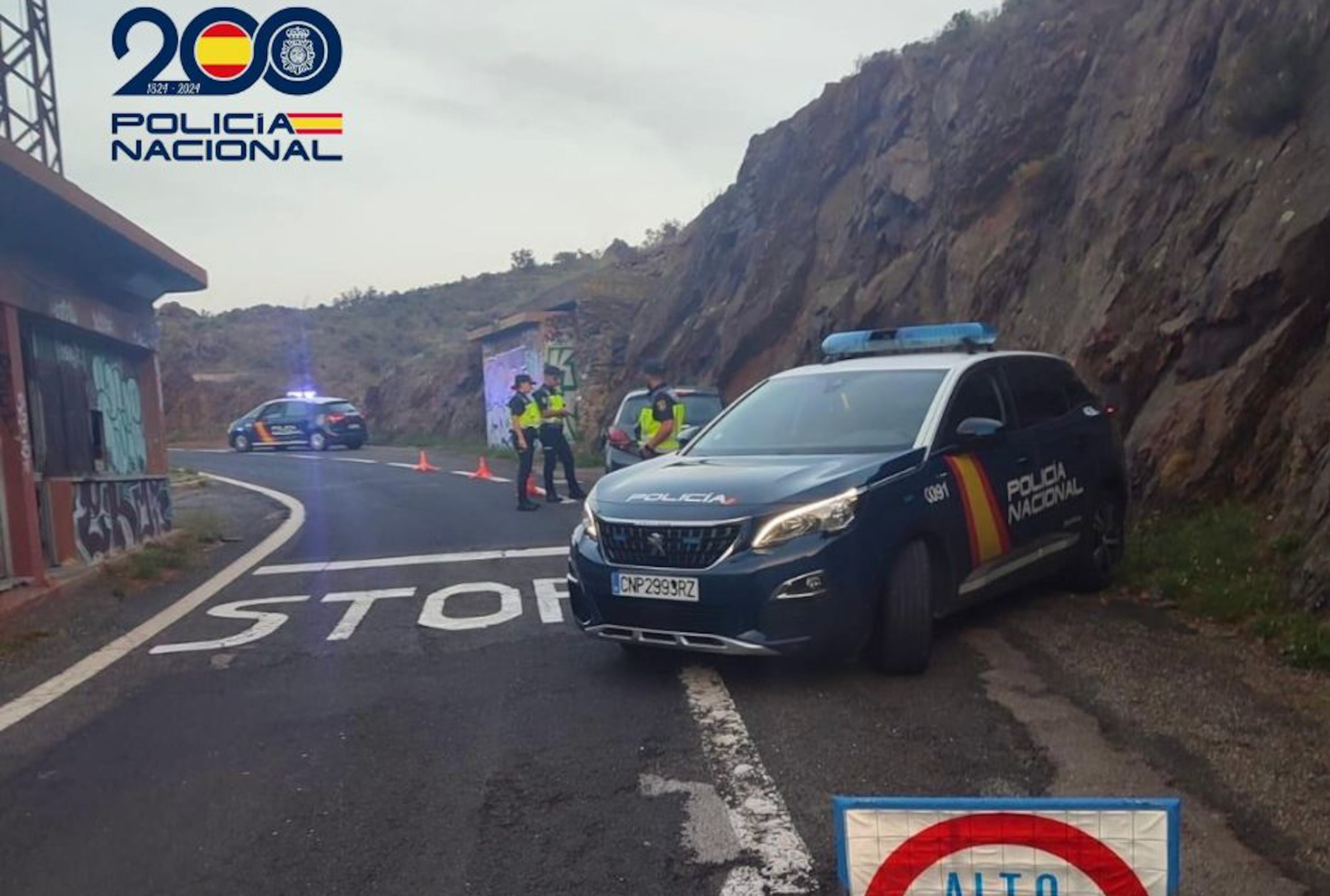 El pas fronterer de Portbou amb un cotxe patrulla