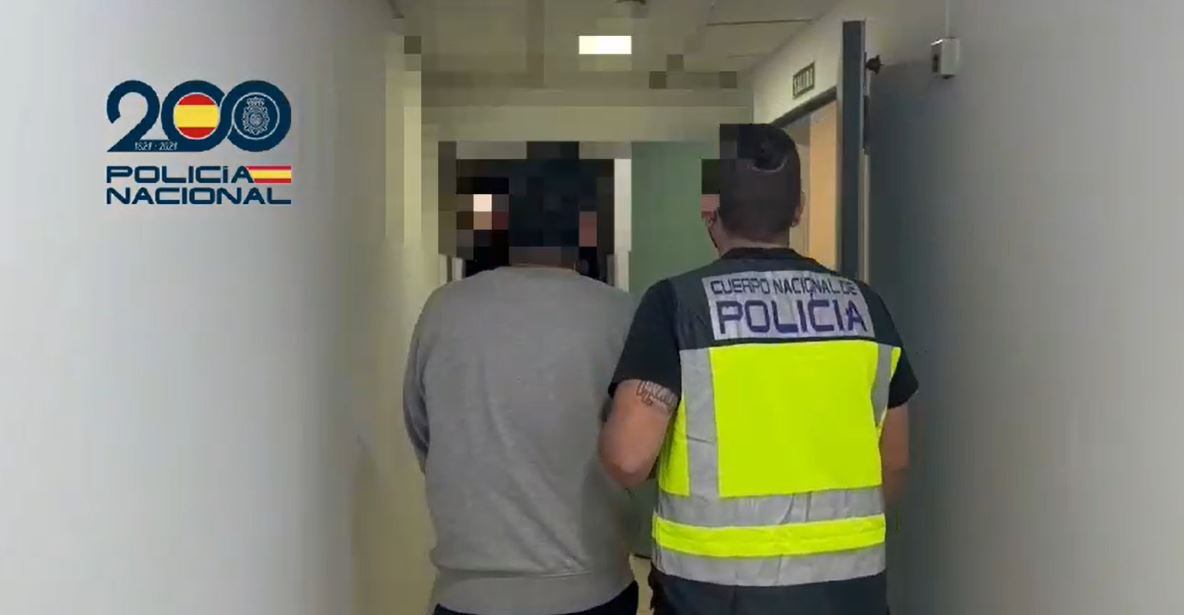 El detenido en la comisaría de la Policía Nacional de Arrecife, capital de Lanzarote.