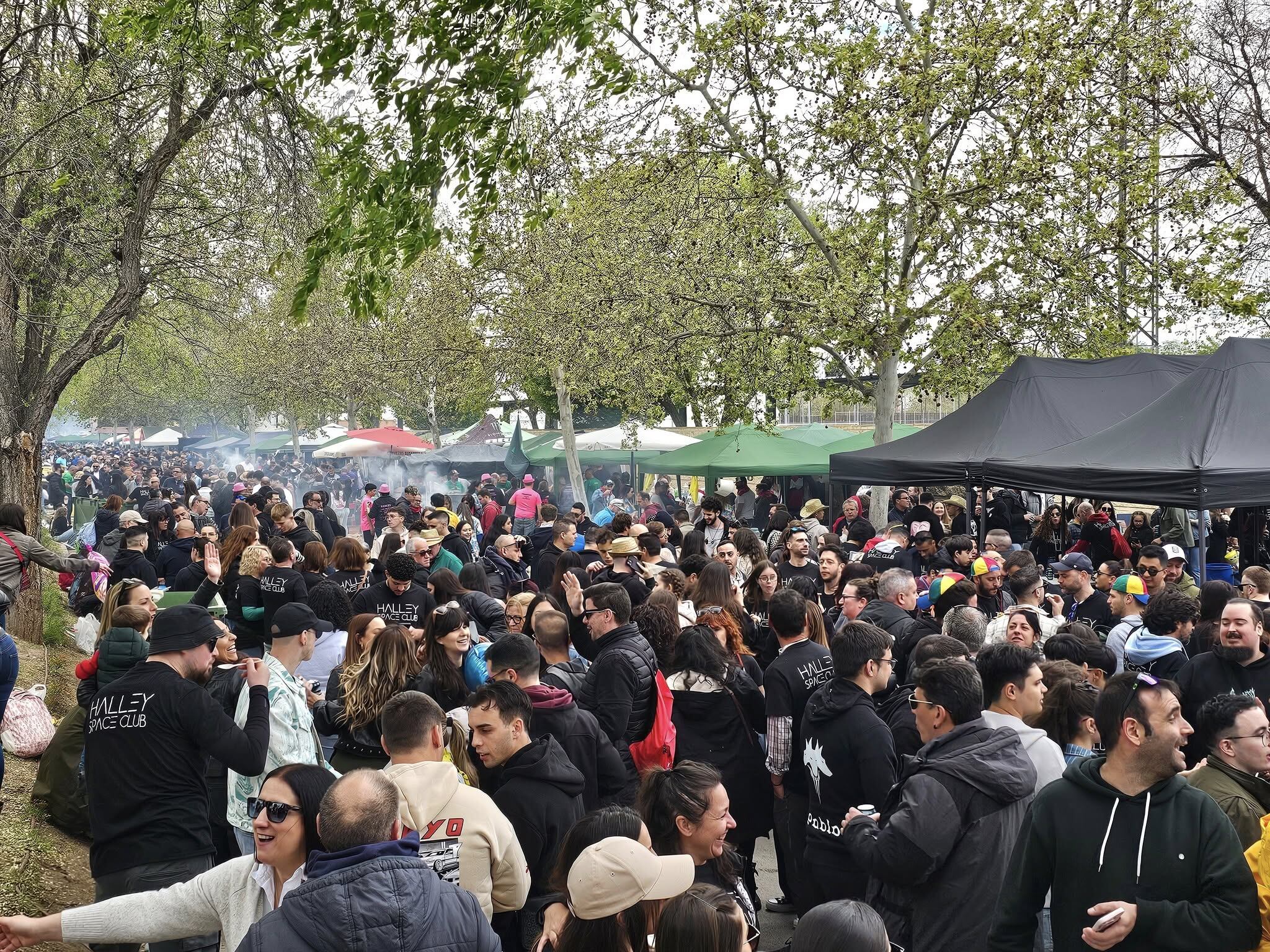 Miles de personas en los Guisos de San Marcos