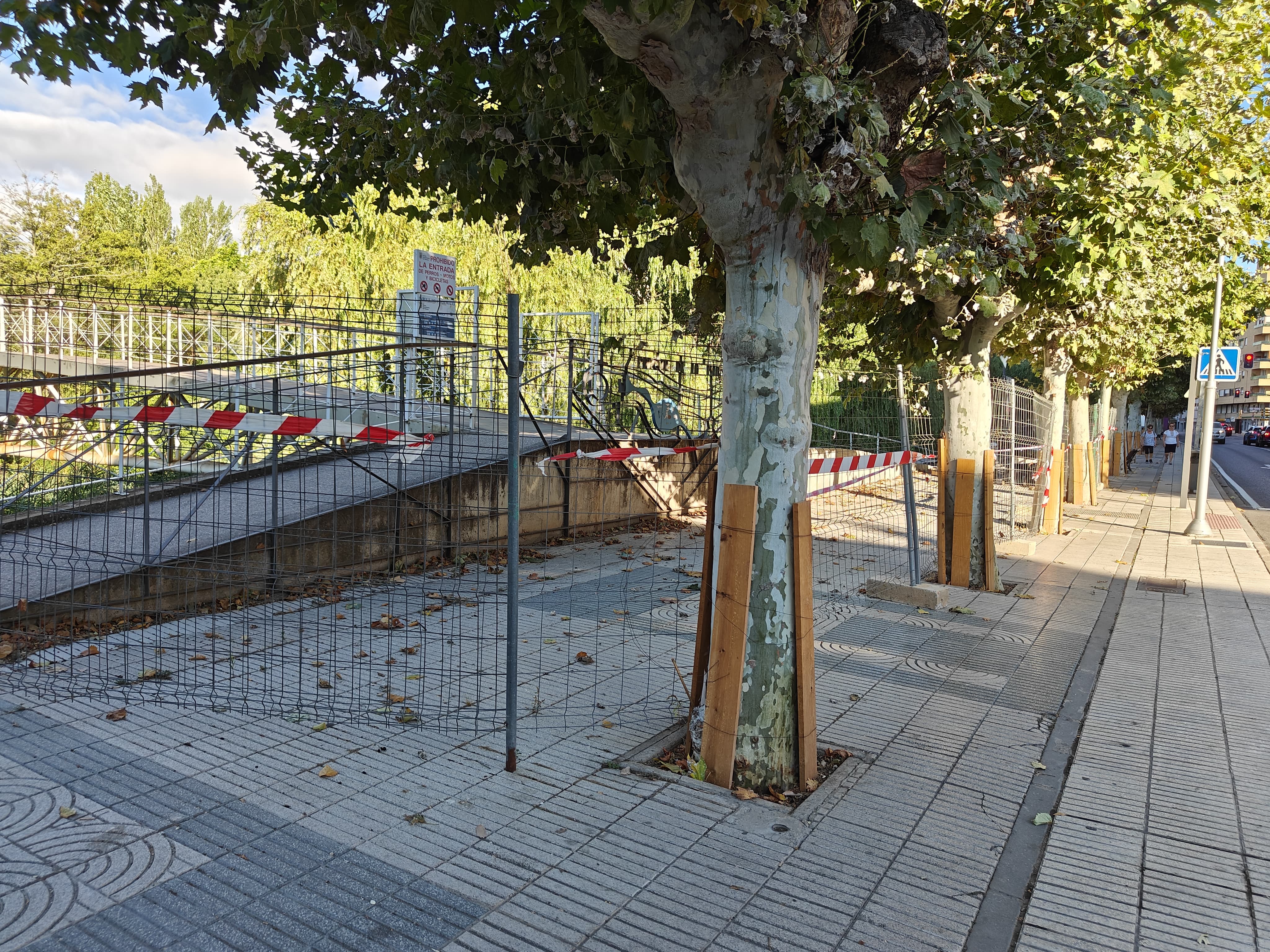 Acceso al parque Isla Dos Aguas desde la zona de San Miguel