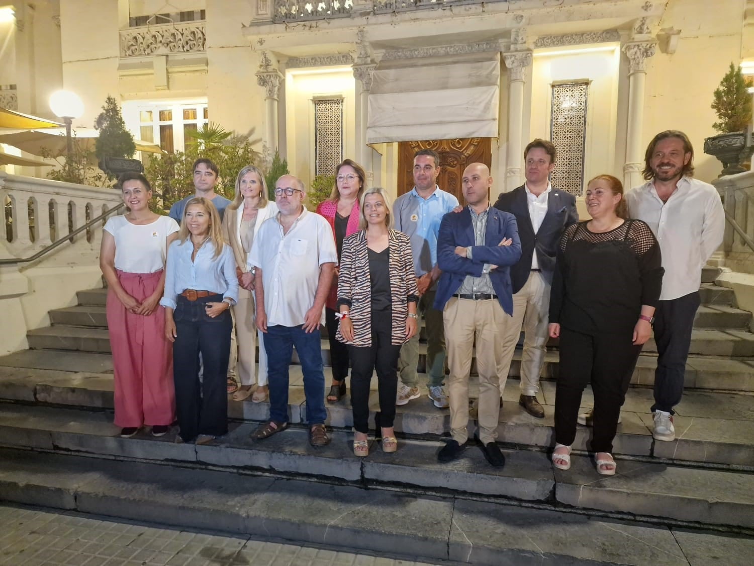 Pegada de carteles de cara al 23-J en Huesca