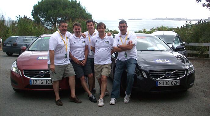 Iñigo Markínez, Anselmo Fuerte, Edu Pidal, Ángel Cabrera y Javier Lekuona son los enviados especiales de la Cadena SER al Tour de Francia 2011