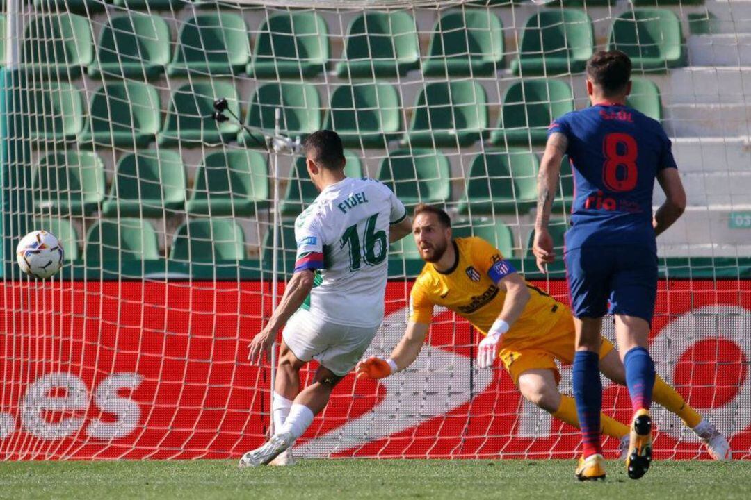 Fidel falla su penalti contra el Atlético