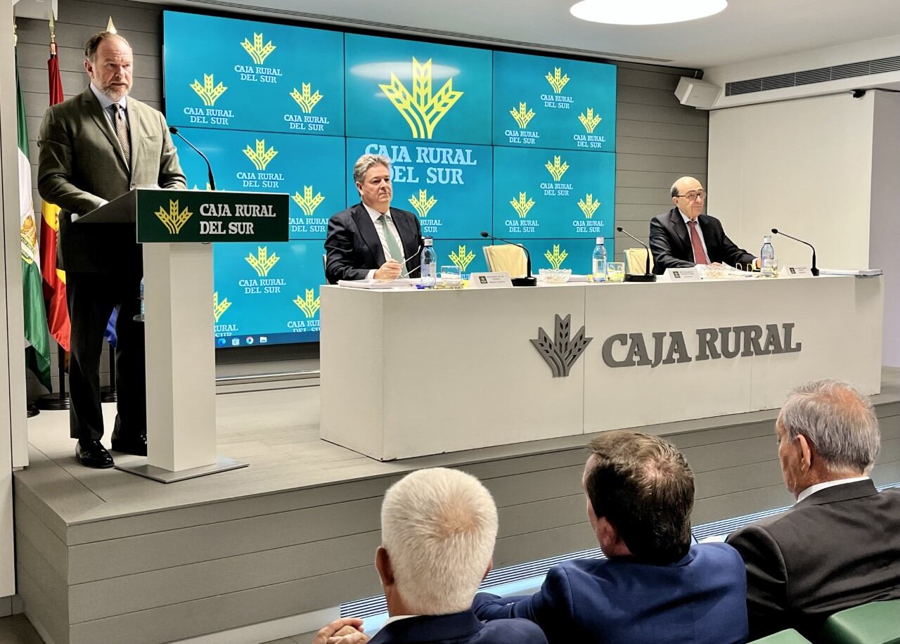 El presidente de Caja Rural del Sur, José Luis García-Palacios, durante su intervención en la Asamblea anual de la entidad