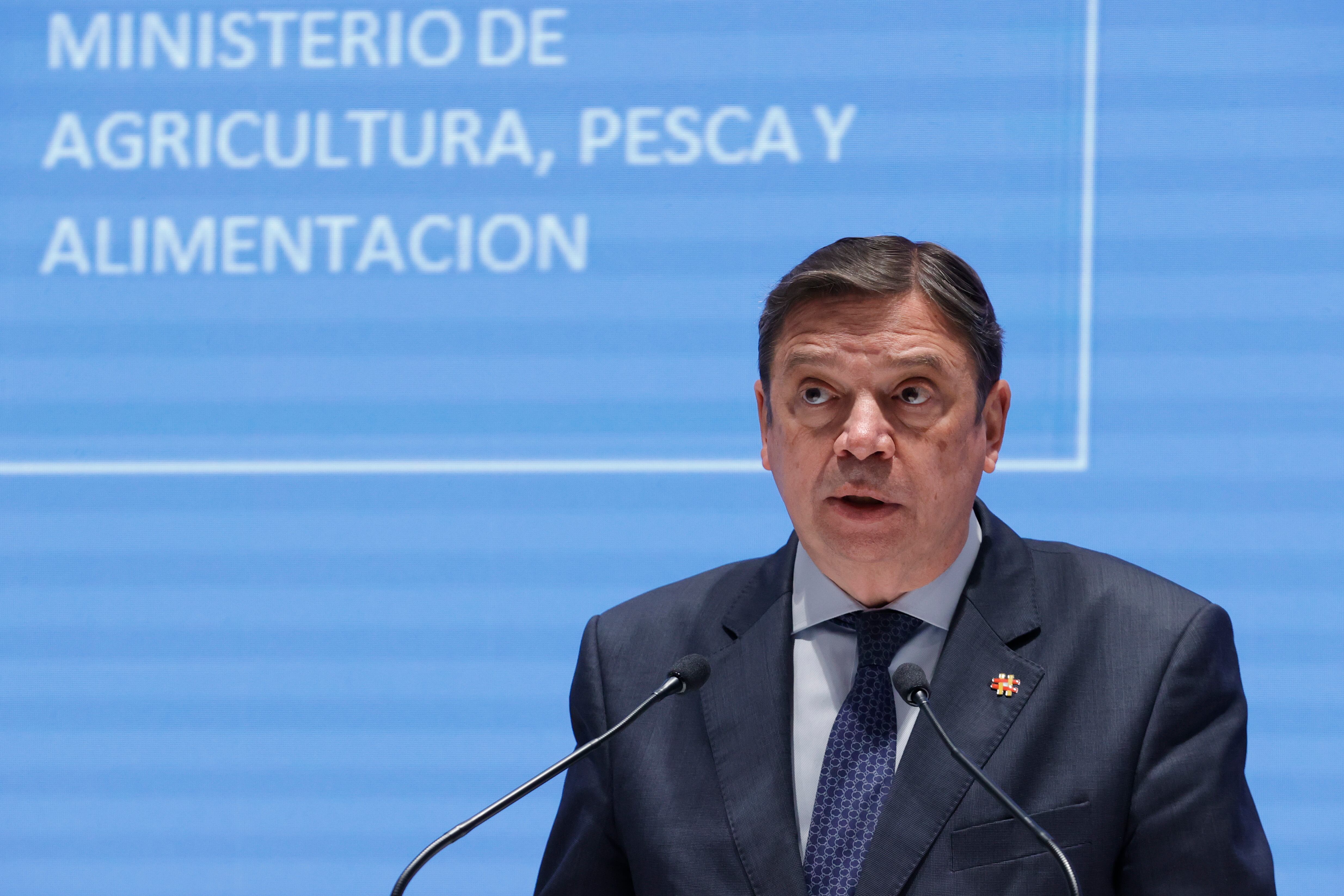 MADRID, 03/03/2022.- El ministro de Agricultura, Luis Planas, durante la rueda de prensa posterior a la reunión del Comité Asesor Agrario, en el que están representadas las organizaciones profesionales agrarias, este jueves. EFE/Zipi
