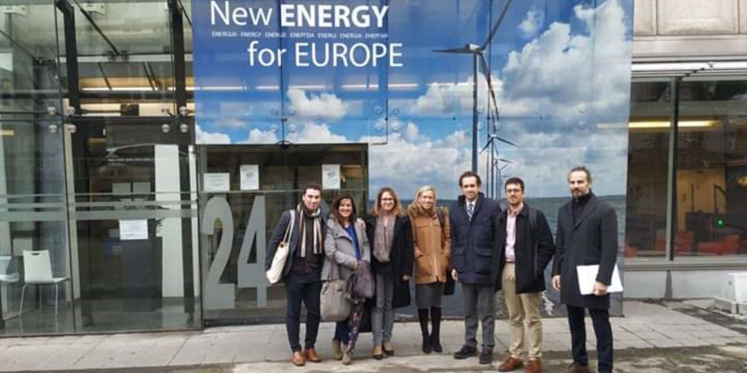 Les autoritats illenques i espanyoles van defensar a Bruselles la necessitat de fer de Menorca un lloc pilot per a la transformació energètica i potenciar les fonts renovables.