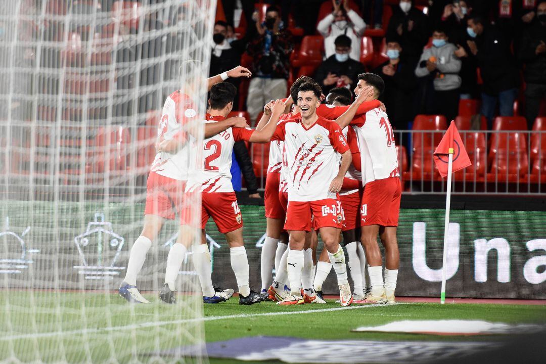 Celebración del gol de Ramazani al Elche en la Copa del Rey.