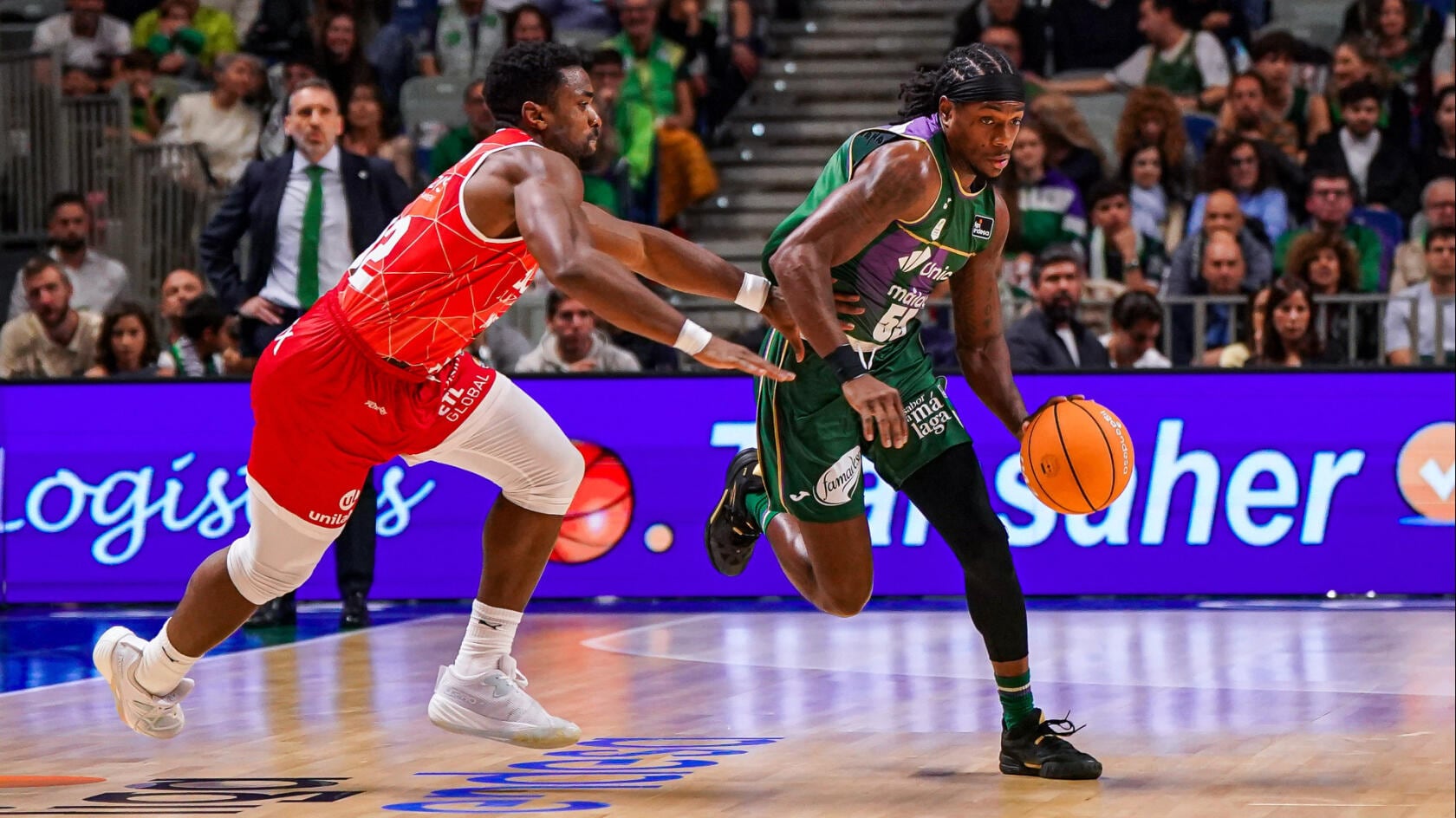 El base del Unicaja Kendrick Perry, en una jugada del encuentro ante el Baxi Manresa