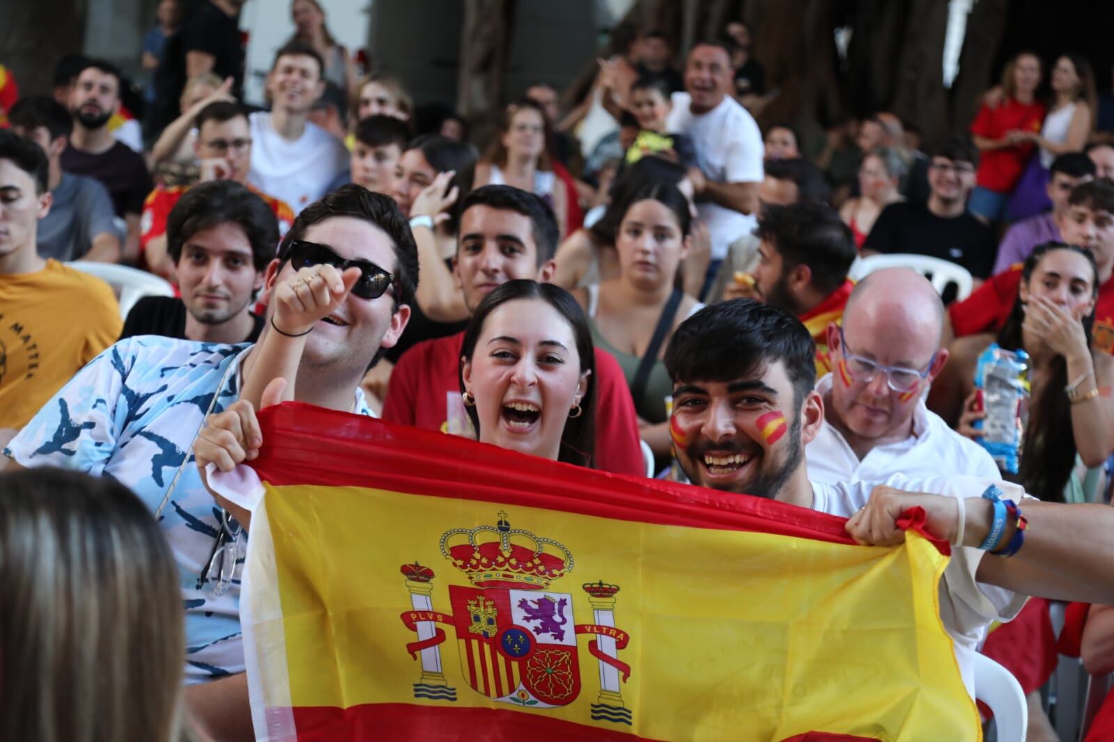 Cartageneros celebrando el triunfo español