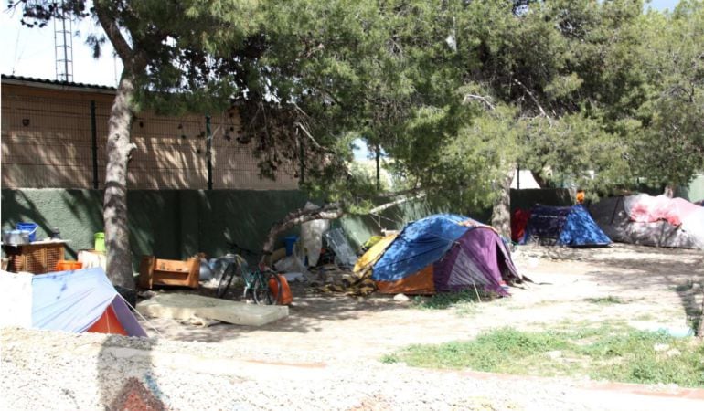 Imagen de archivo de un campamento chabolista en el Monte Tossal