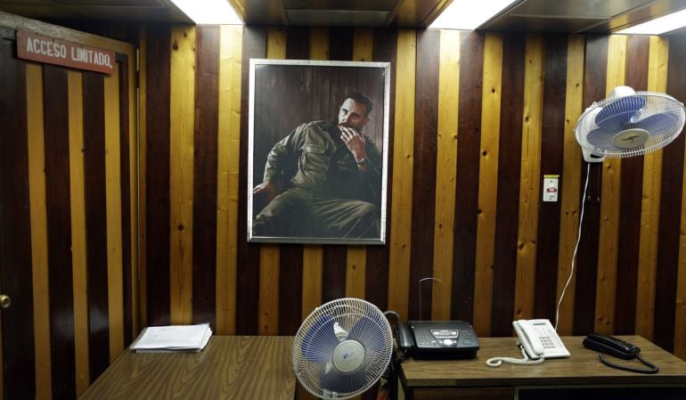 Una imagen de Fidel Castro, en la oficina de la central eléctrica de Cienfuegos.