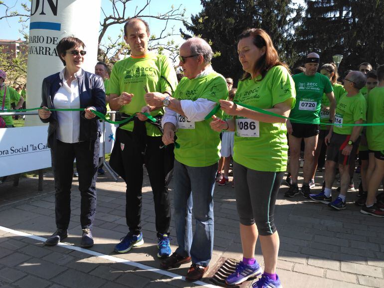 Corte de la cinta de la prueba, en la Ciudadela de Pamplona