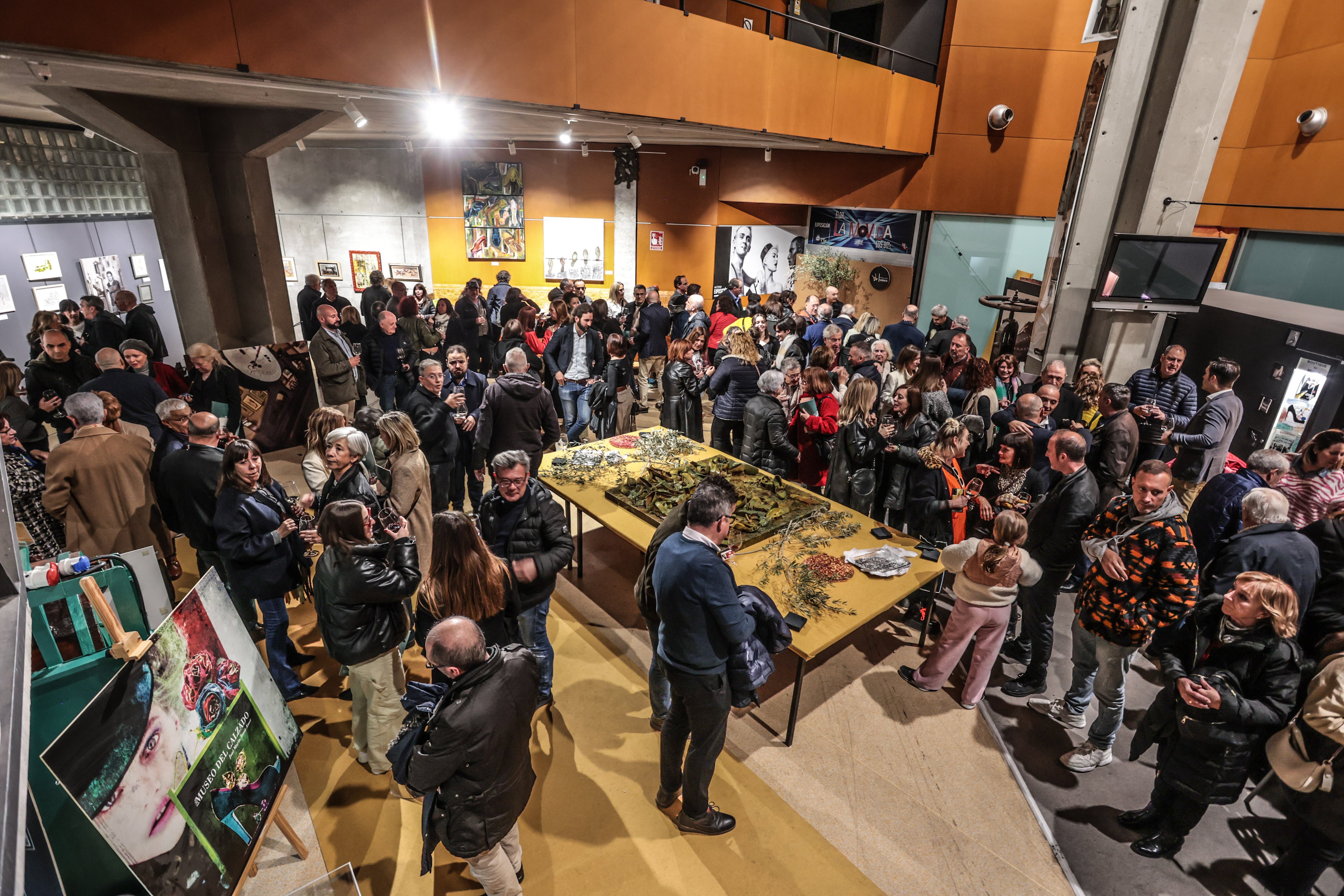 Multitud de personas han disfrutado del 25 aniversario de la inauguración del Museo del Calzado de Elda