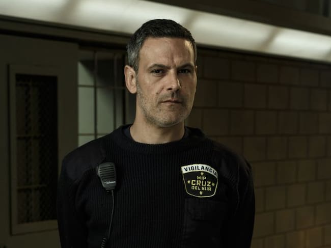 Roberto Enríquez da vida a Fabio en 'Vis a vis'