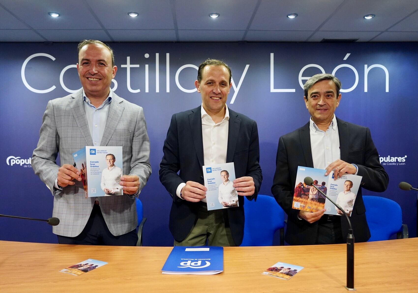 El presidente provincial del PP de Valladolid y candidato a la Diputación Provincial, Conrado Íscar, presenta el programa electoral provincial.