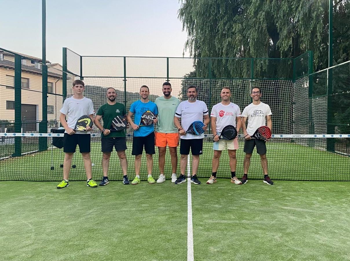 Participantes en el campeonato de padel en Lascellas. Foto: Comarca de Somontano de Barbastro
