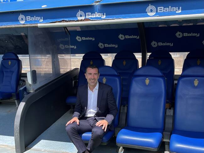 Carcedo ya se ha sentado en el banquillo de La Romareda