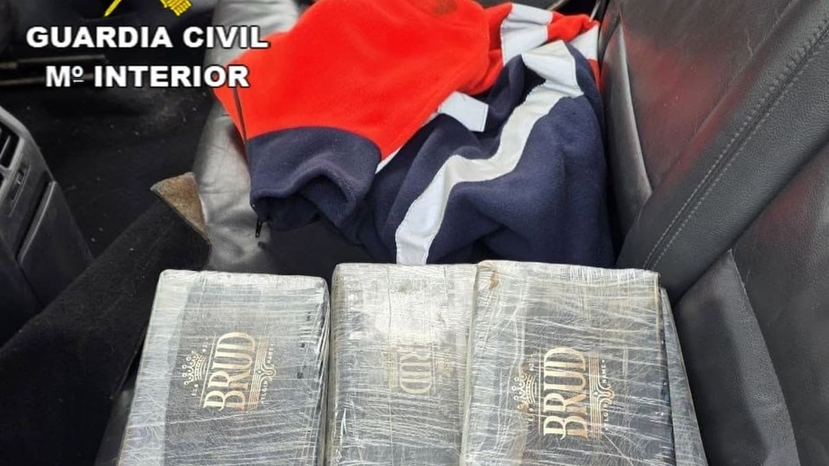 Detenido en Jerez el conductor de un vehículo cuando transportaba diez kilos de cocaína ocultos en un doble fondo