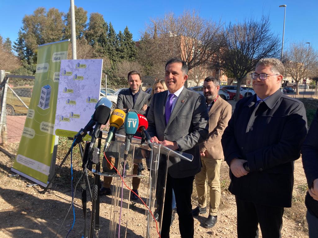 El alcalde Murcia, José Antonio Serrano, durante la presentación del proyecto en Ronda Sur