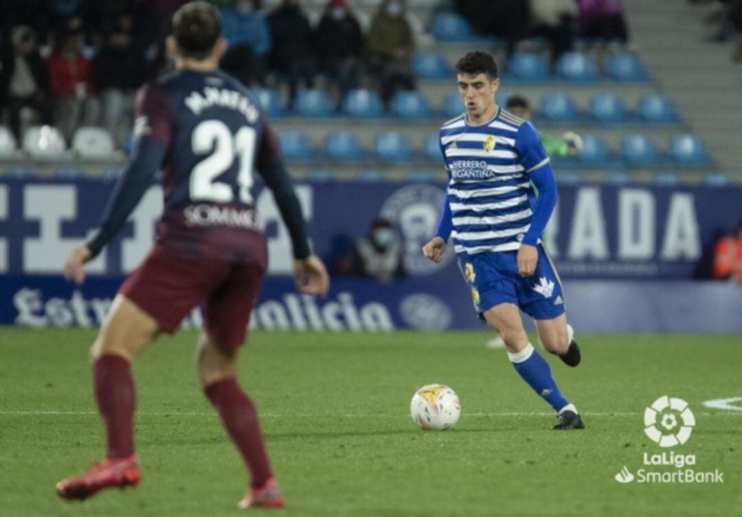 El conjunto berciano ha cerrado el fichaje del rumano y ha ampliado su contrato