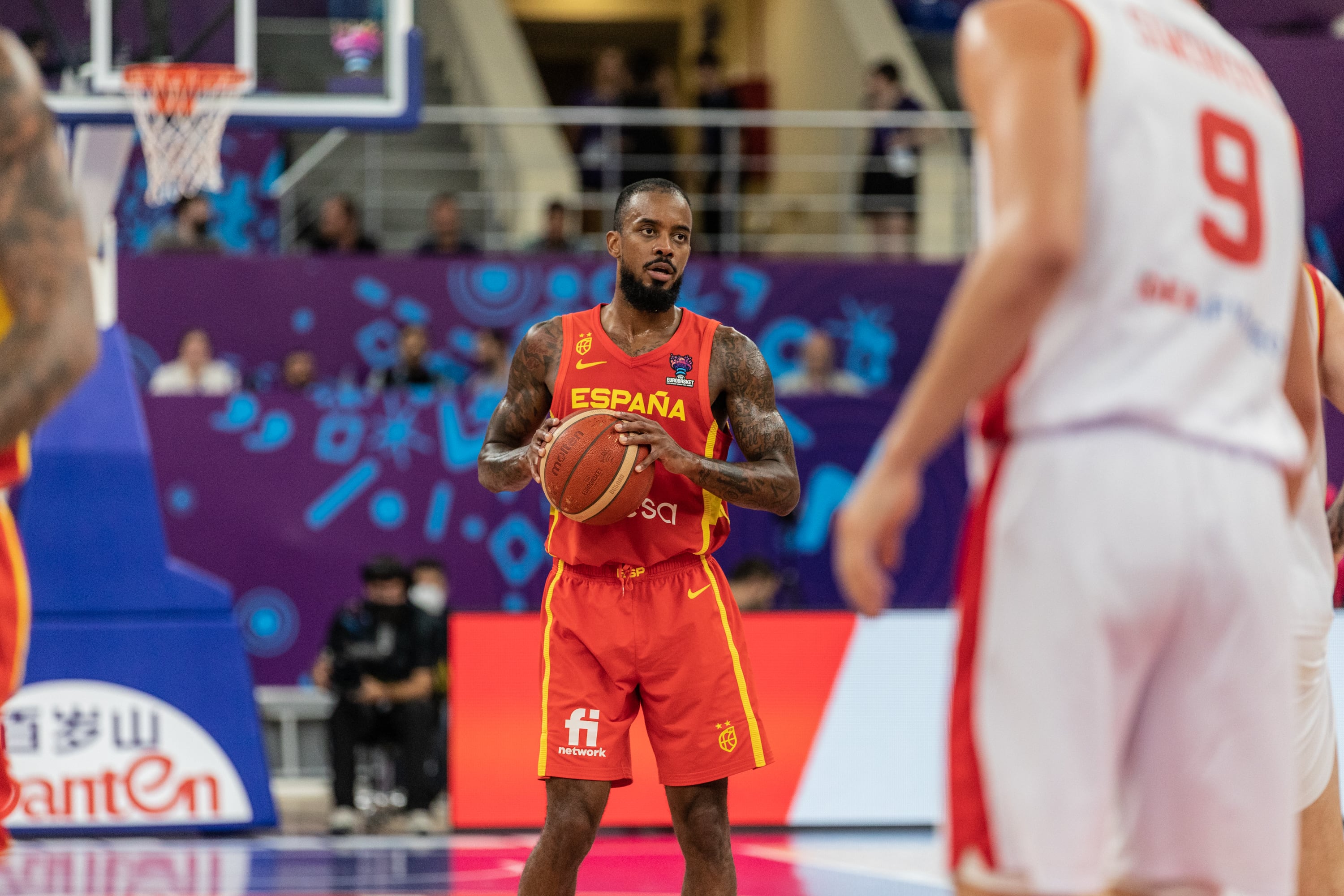 Lorenzo Brown durante el EuroBasket 2022.