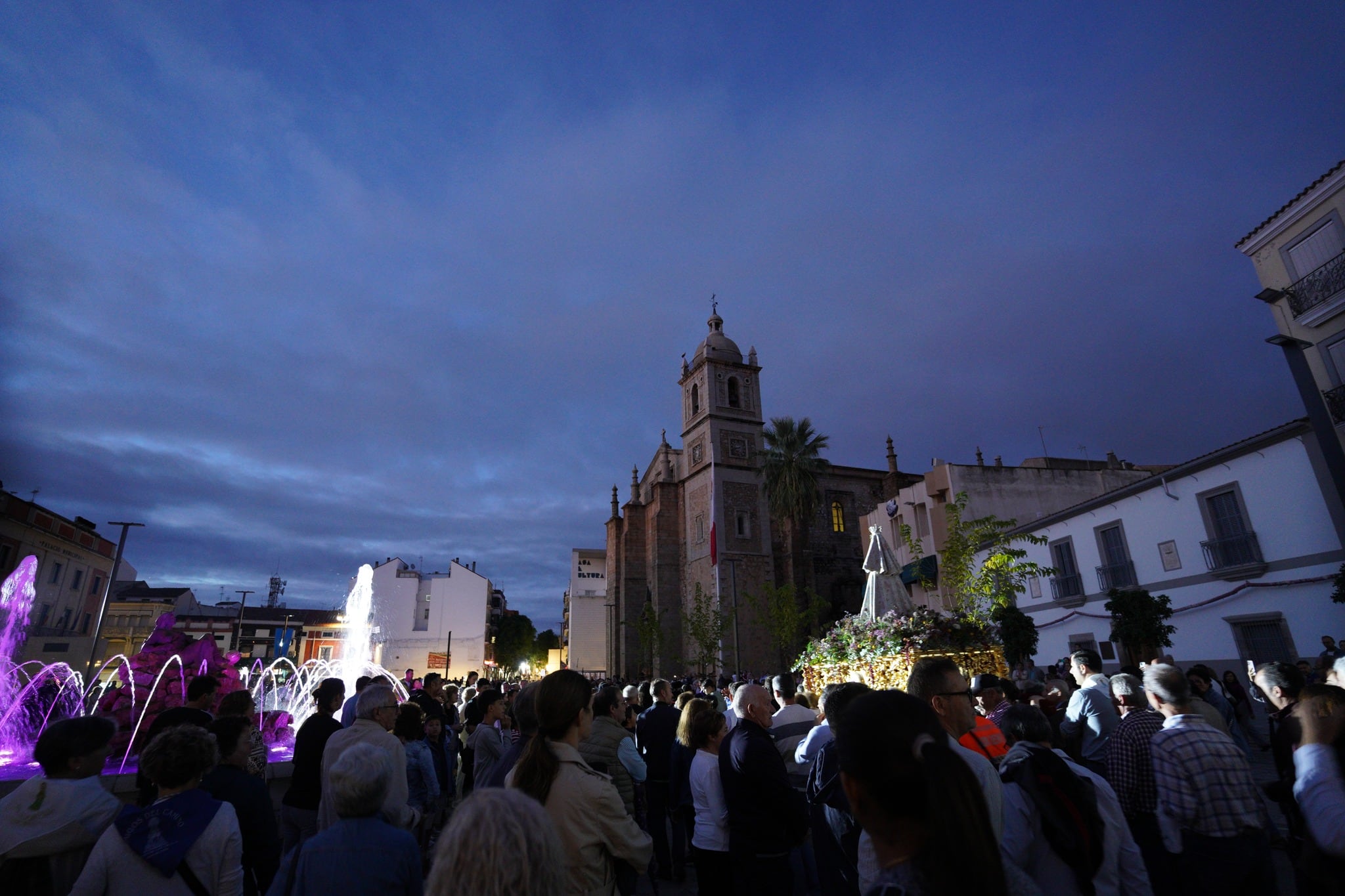 Llegada de la Virgen de las Cruces a la plaza de España de Don Benito