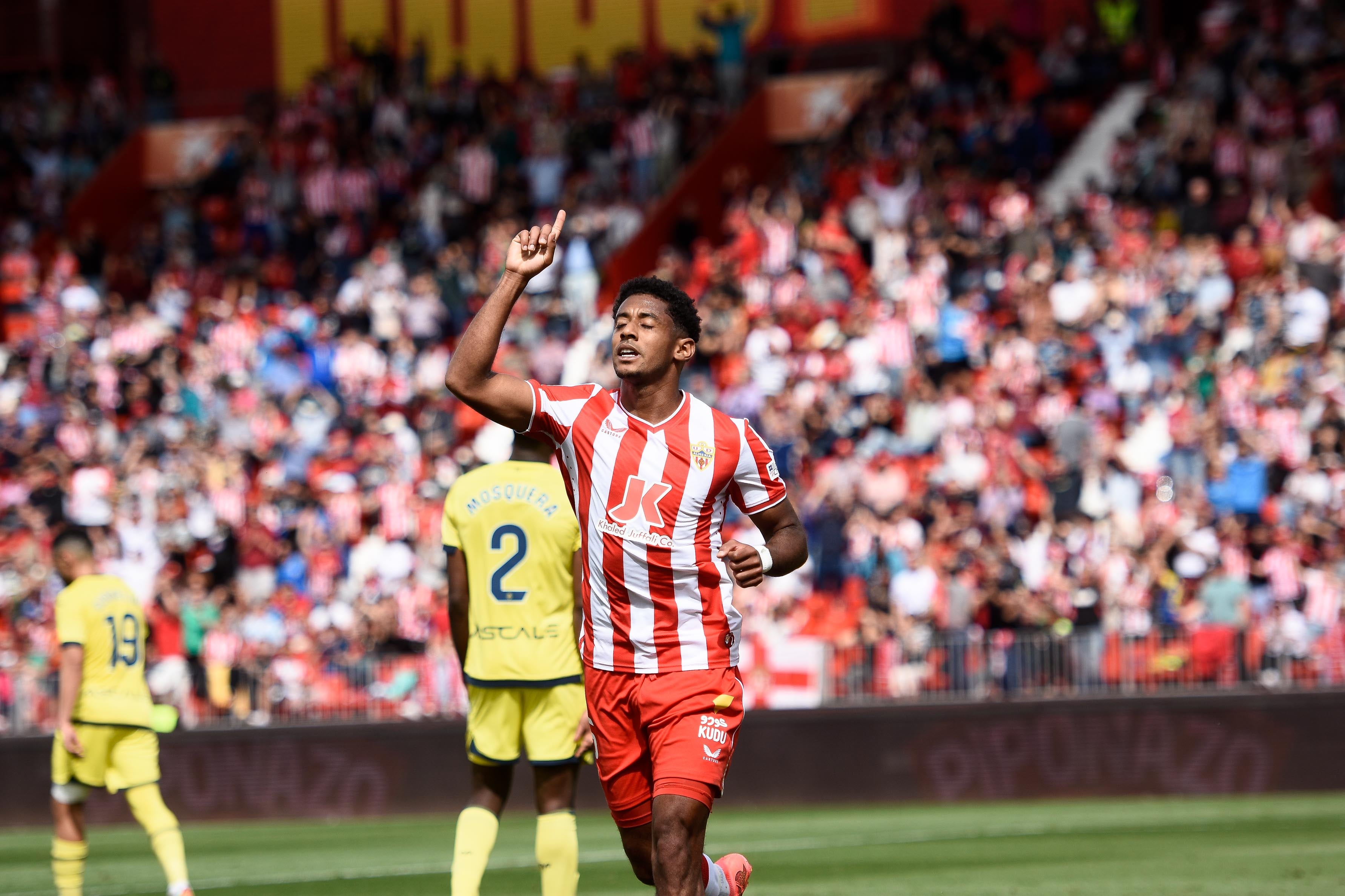 El Choco Lozano celebrando su gol al Villarreal.