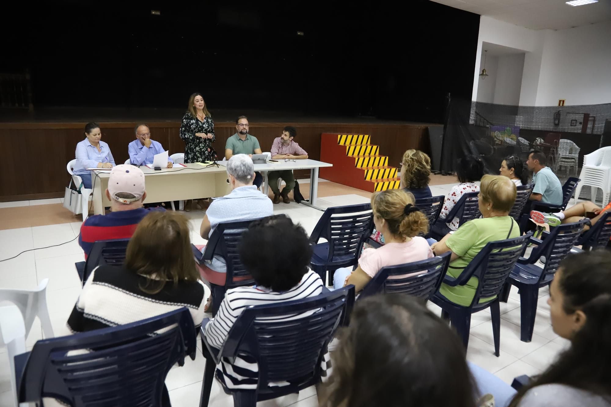 Reunión con los vecinos afectados.