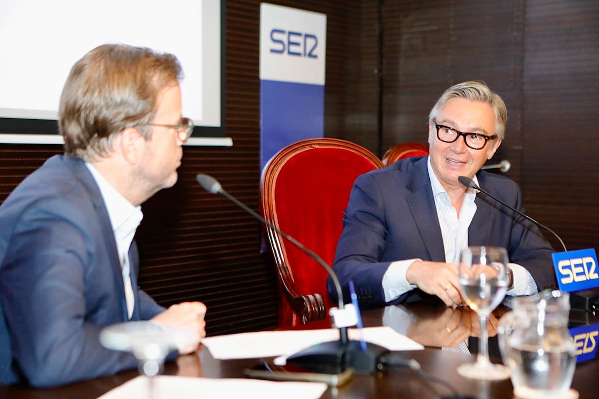 En las vísperas del inicio de la campaña electoral, el candidato de Vox a la presidencia de la Junta de Andalucía, participa en el Encuentro SER celebrado en el salón de actos de la Cámara de Comercio de Sevilla