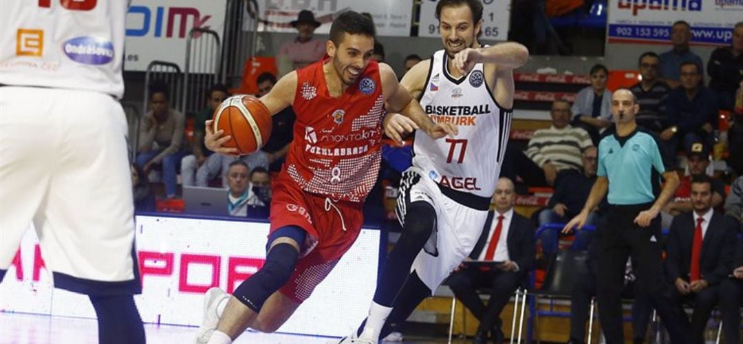 Un momento del partido de la primera vuelta en el Fernando Martín