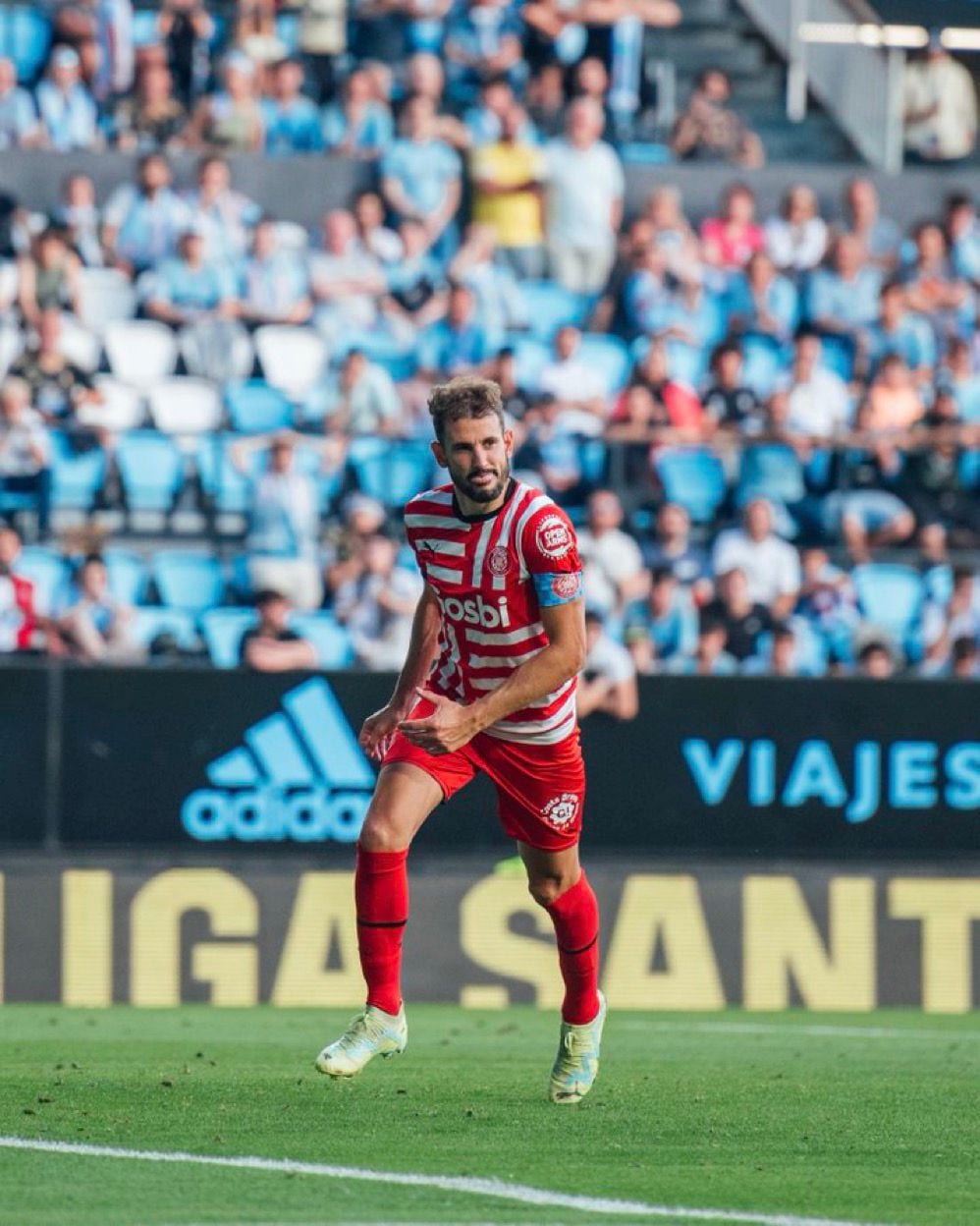 Cristhian Stuani celebra el gol del Girona a Balaídos.