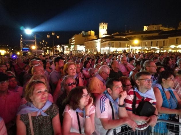 Ambiente en la Plaza de la Artillería