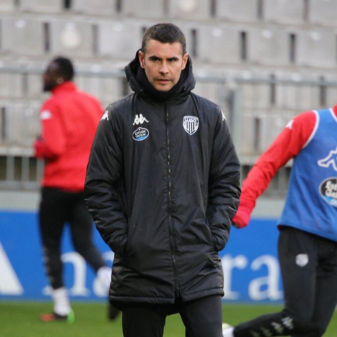 Fran Justo, entrenador del CD Lugo, en uno de los entrenamientos