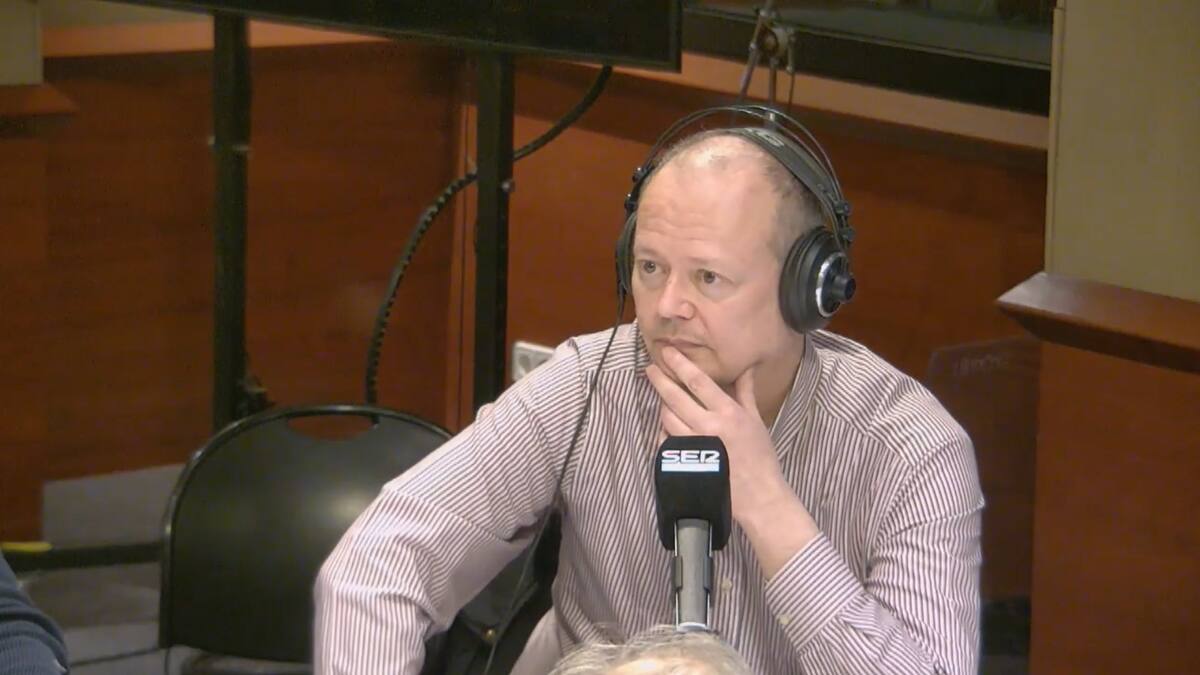 "El Barça femení va debutar al Camp Nou de blanc, només les mitgetes podien ser blaugranes"