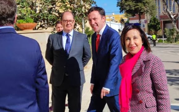 La Ministra de Defensa, Margarita Robles, durante su visita a Cartagena ( foto de archivo)