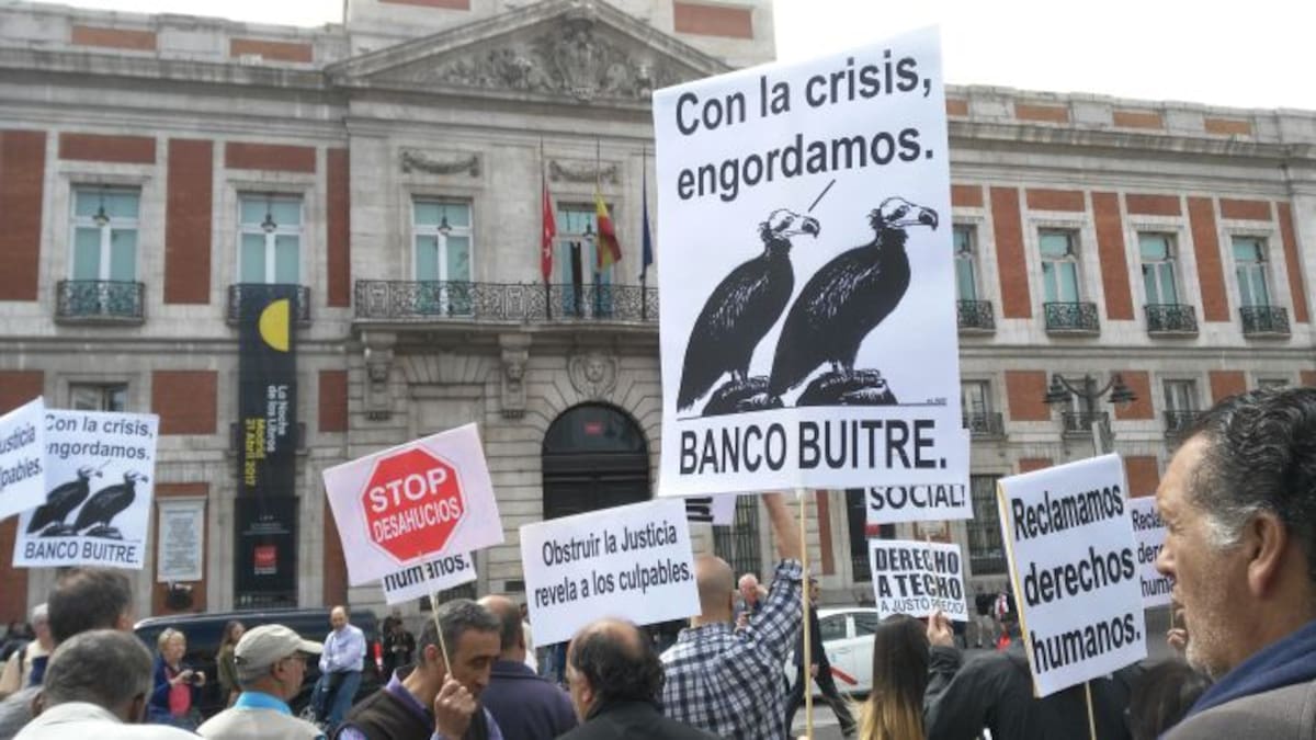 Un juez anula la venta de miles de viviendas públicas de Madrid a un fondo buitre