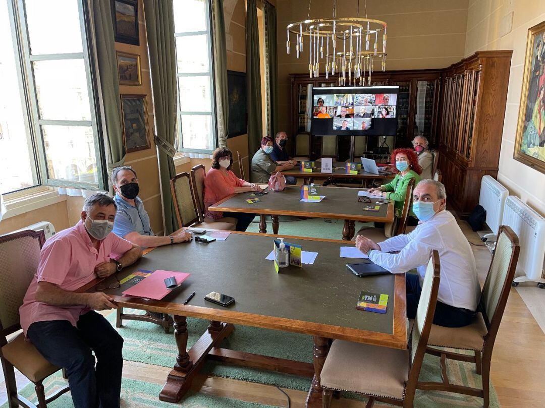 Reunión del jurado del premio de periodismo Cirilo Rodríguez