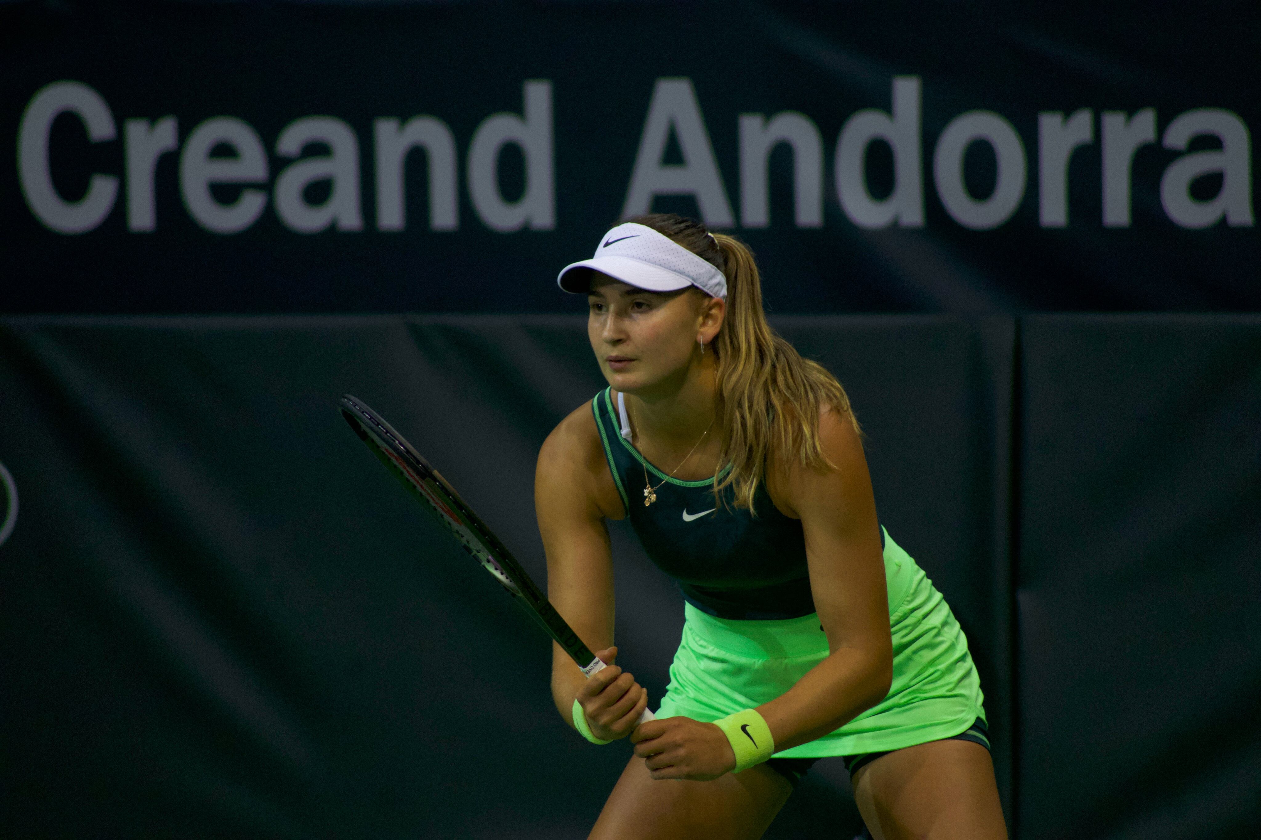 Vicky Jiménez durant el partit d'ahir contra Clara Tauson al primer encontre del Creand Andorra Open.
