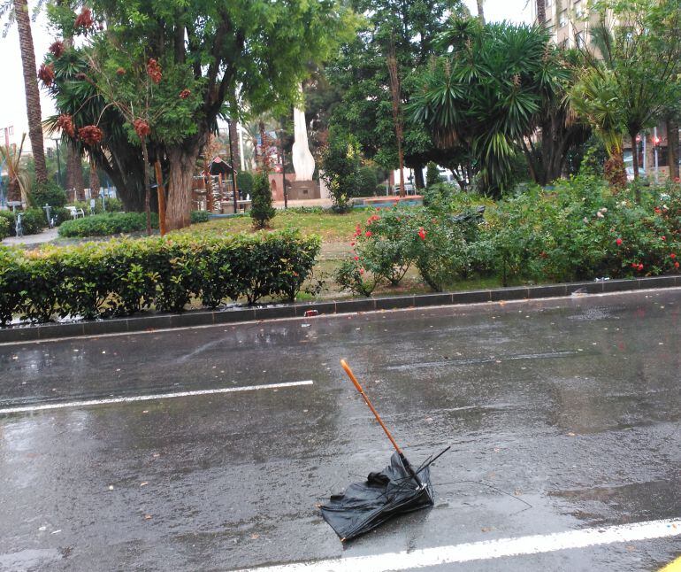 Imagen del temporal en Alicante - Carlos Bartual