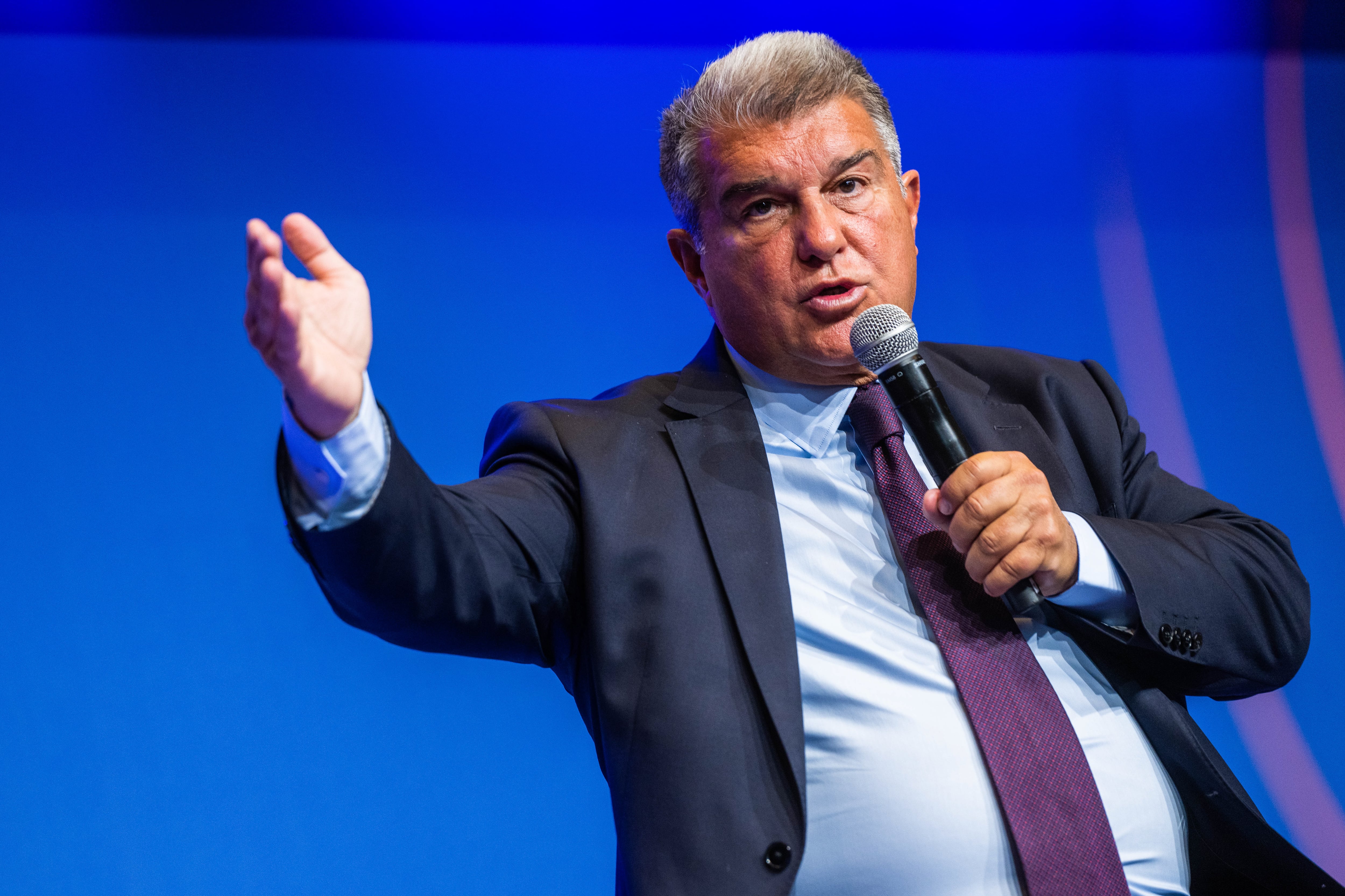 Joan Laporta, en una rueda de prensa con el FC Barcelona sobre el &#039;caso Negreira&#039;. (Photo by Marc Graupera Alomá / AFP7 via Getty Images)