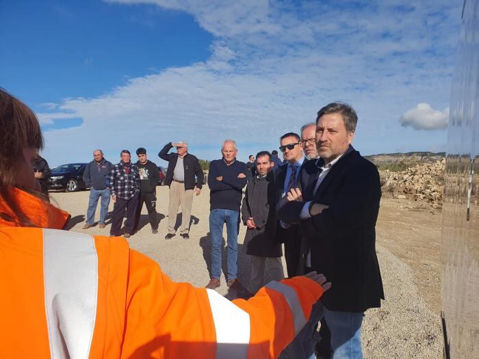 José Luis Soro en su visita a las obras en Farlete