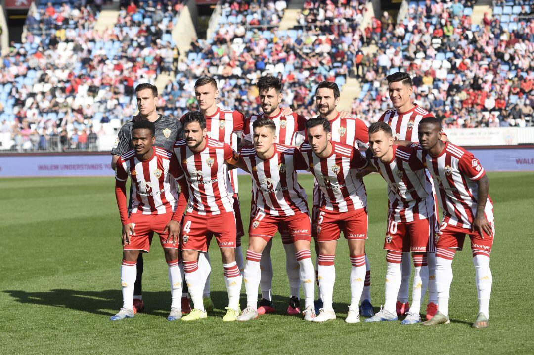 Un once del Almería. 