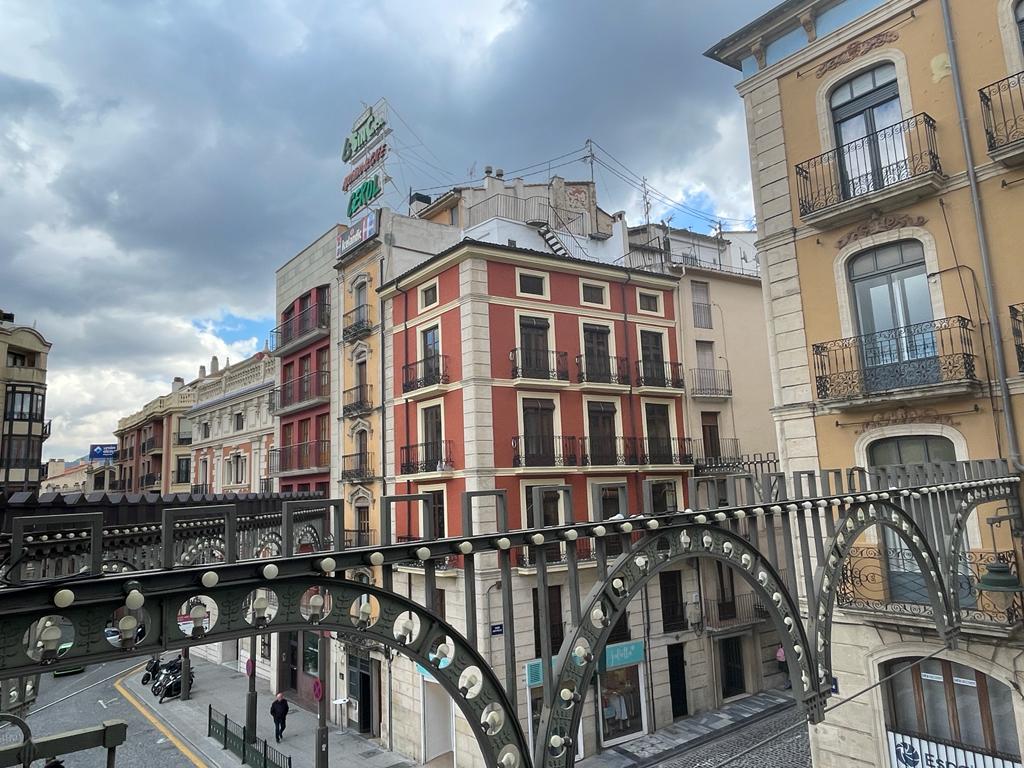 El Ayuntamiento de Alcoy ha comenzado a inspeccionar los balcones del Centro para las Fiestas de Moros y Cristianos.