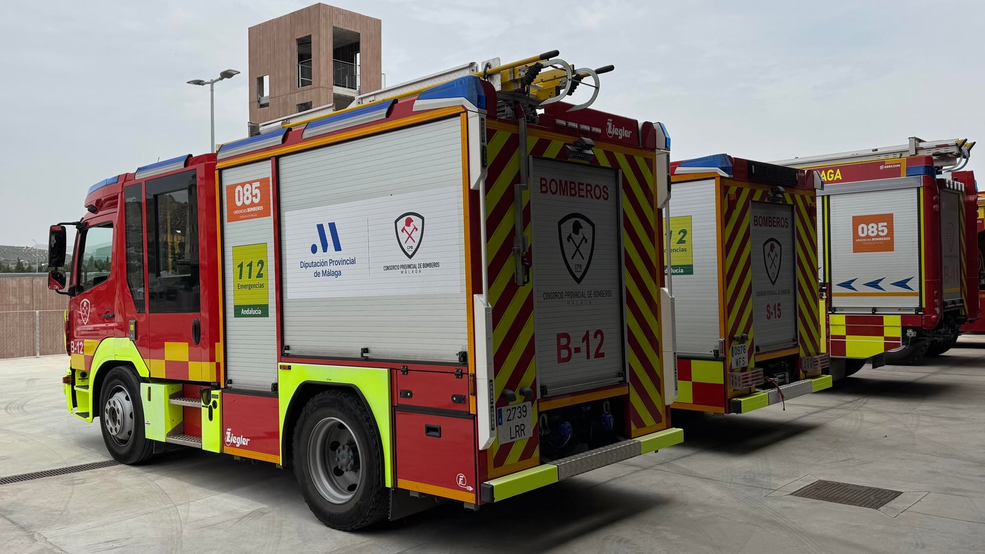 Camiones de bomberos en el parque de Antequera