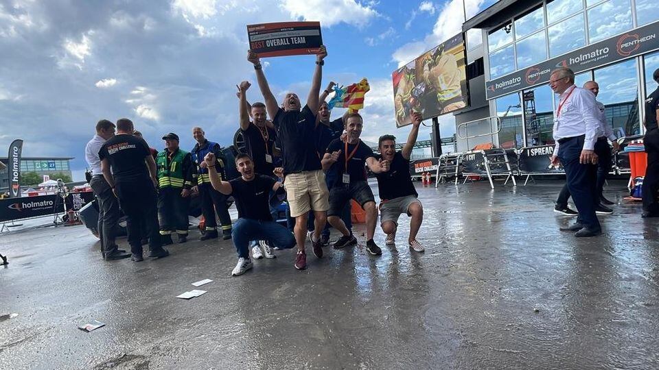 El equipo de rescate de Bomberos de Gandia celebrando su victoria en Hannover